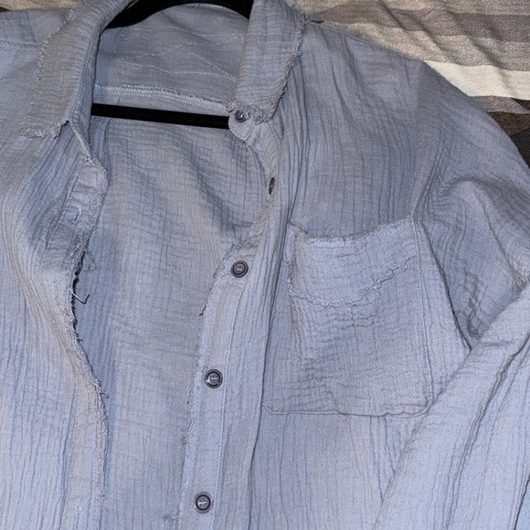 Button down - Picture 2 of 4